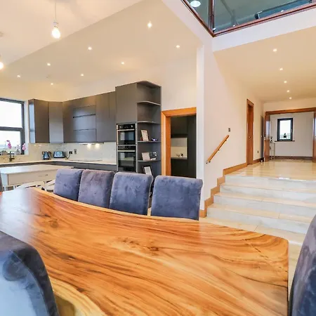 Holiday home Whitehorse House