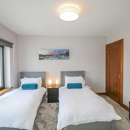 Whitehorse House 度假居 邓格洛
